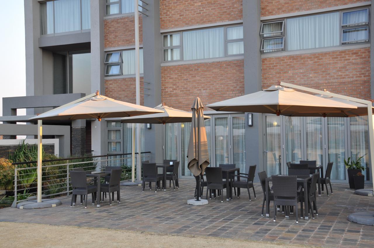 Merchant Business Class Hotel Henley on Klip Екстериор снимка