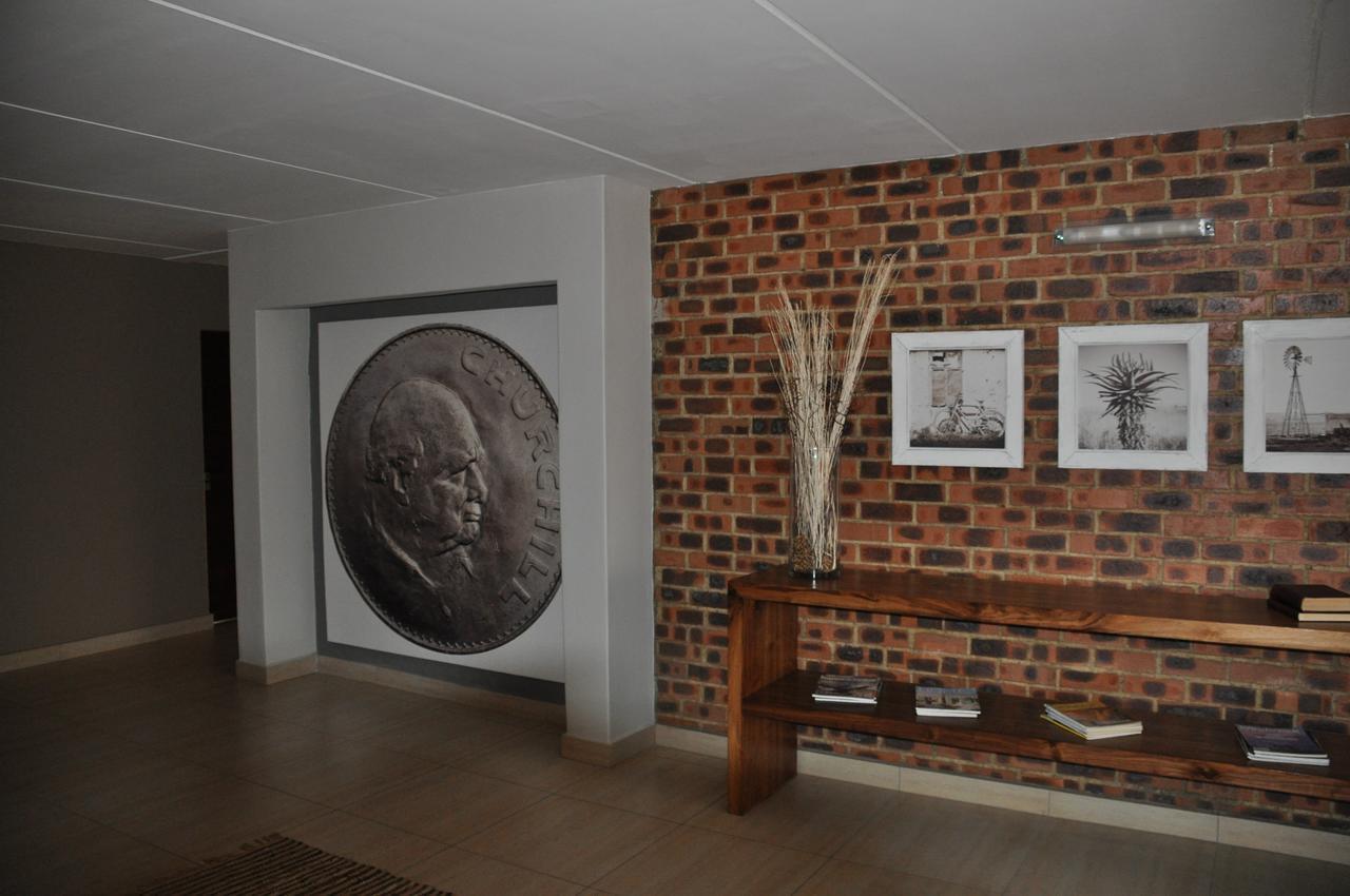 Merchant Business Class Hotel Henley on Klip Екстериор снимка