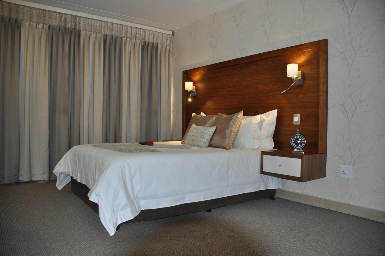 Merchant Business Class Hotel Henley on Klip Стая снимка