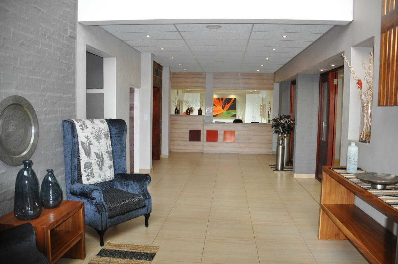 Merchant Business Class Hotel Henley on Klip Екстериор снимка