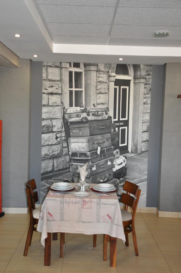 Merchant Business Class Hotel Henley on Klip Екстериор снимка
