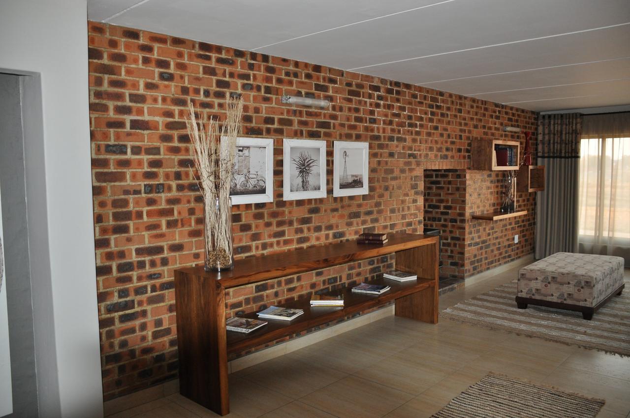 Merchant Business Class Hotel Henley on Klip Екстериор снимка